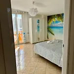 Butterflyhouse2 مونسيرّاتو
